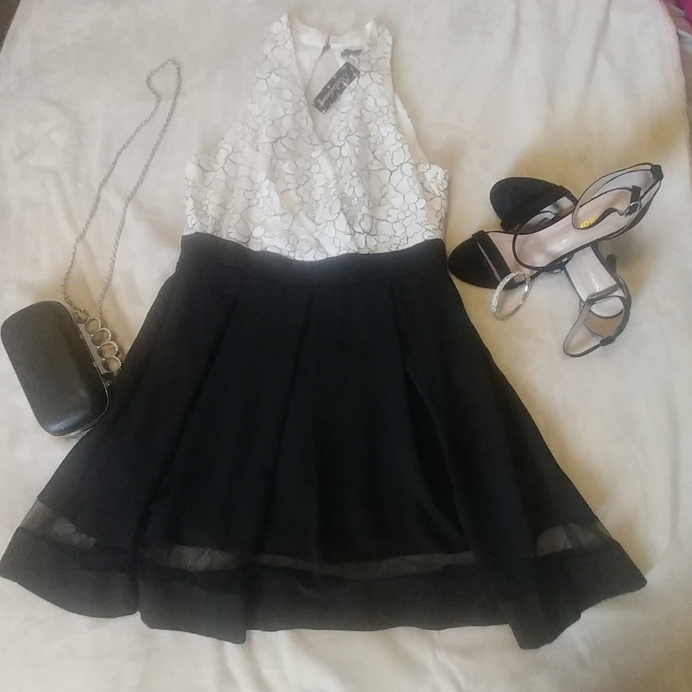 Xtraordinary® Juniors Blk/Wht lace top dress